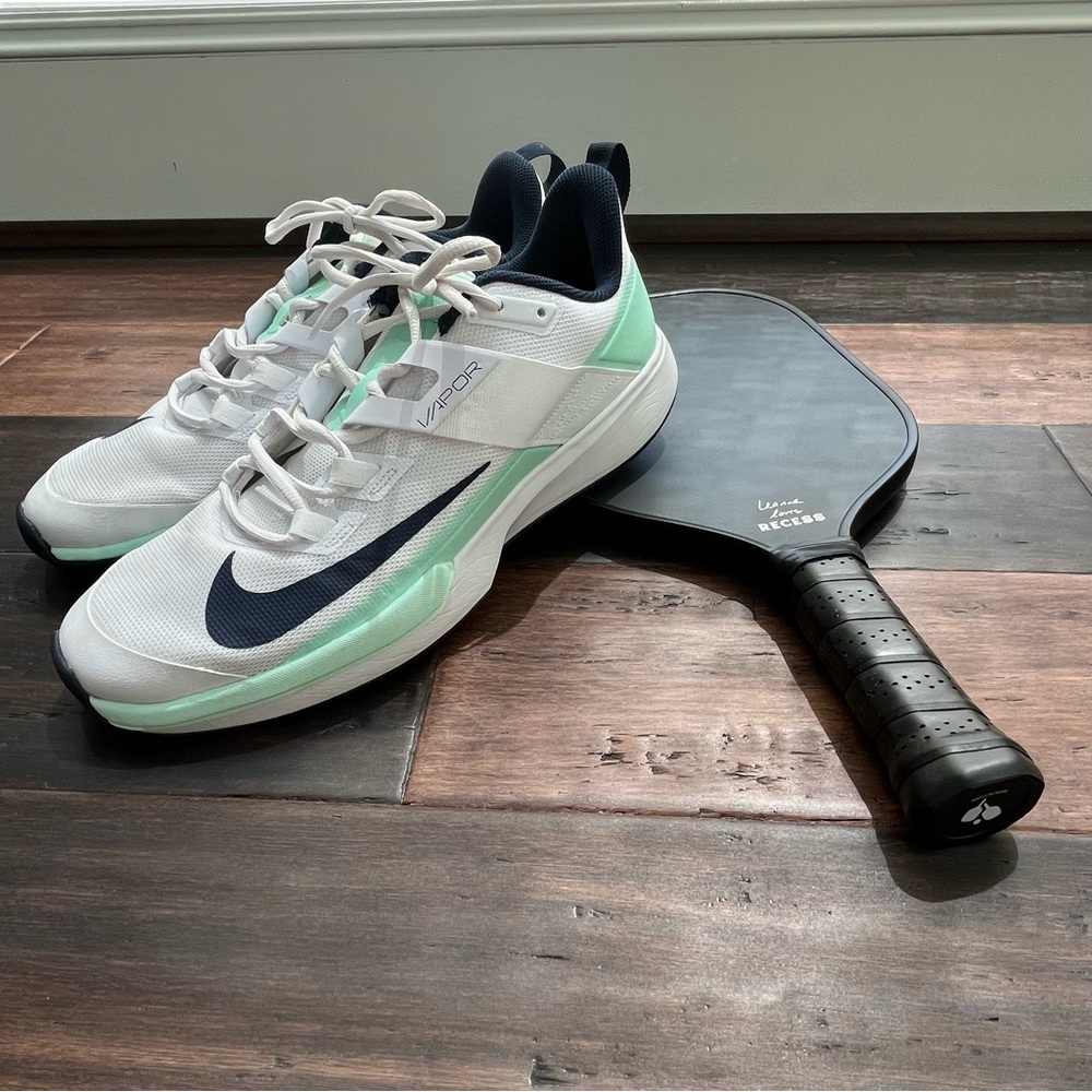 Nike Vapor Lite White/Mint Court Shoes- size 11.5